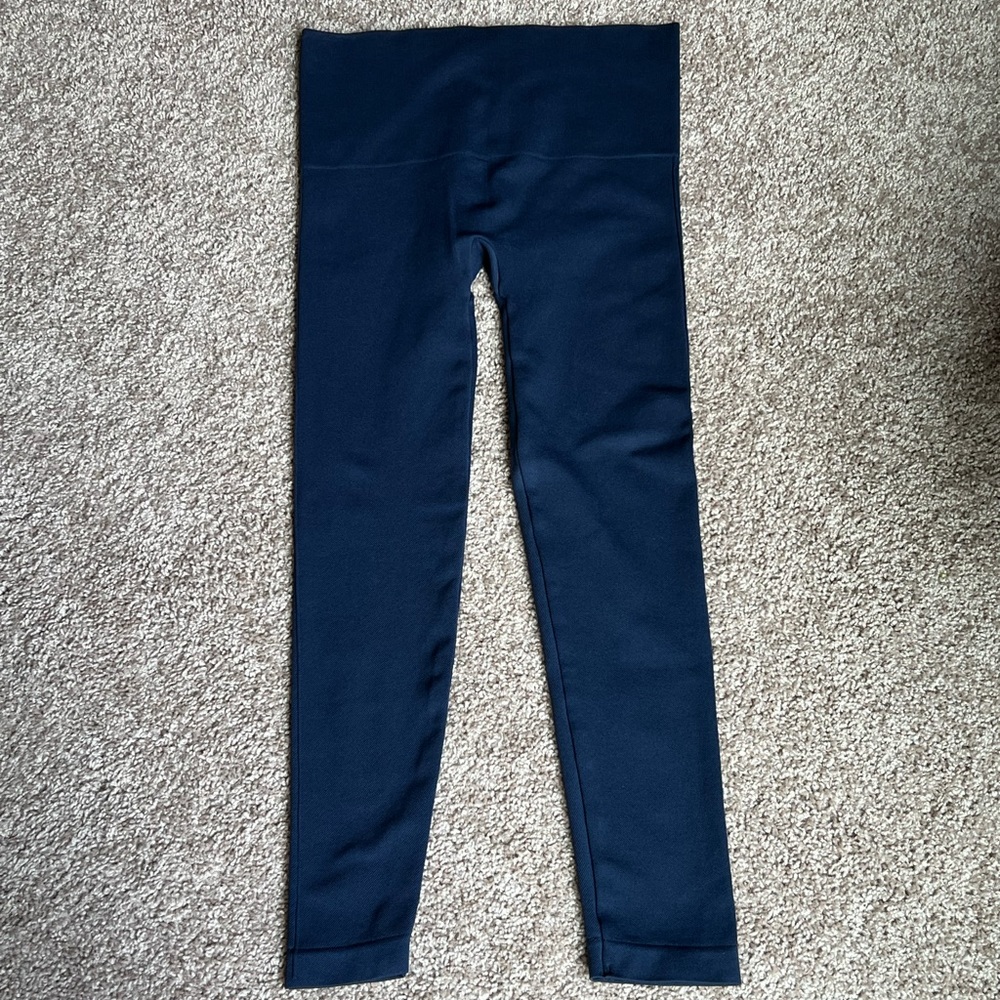 Brand New - Spanx Navy Seamless Leggings - Size Large - Never Worn